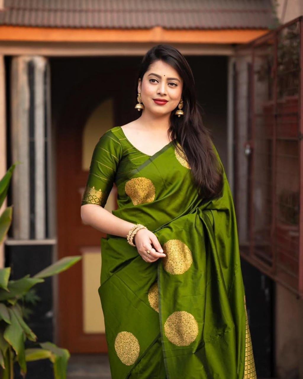 C J Enterprise Women's Banarasi Saree Pure Kanjivaram Silk Saree Soft Design Wear Pattu Sarees Latest Cotton With Blouse Piece For Wedding Sadi Ladies 2026 Party Sari Fancy Fashion (KeriGola Green)
