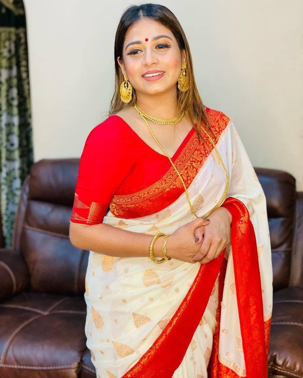 Women Banarasi Style Soft Silk Saree White with Red Zari Border Traditional Wedding Festive with Blouse Piece